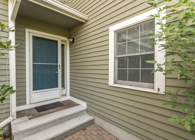 Building Photo - 285 Bishops Forest Dr