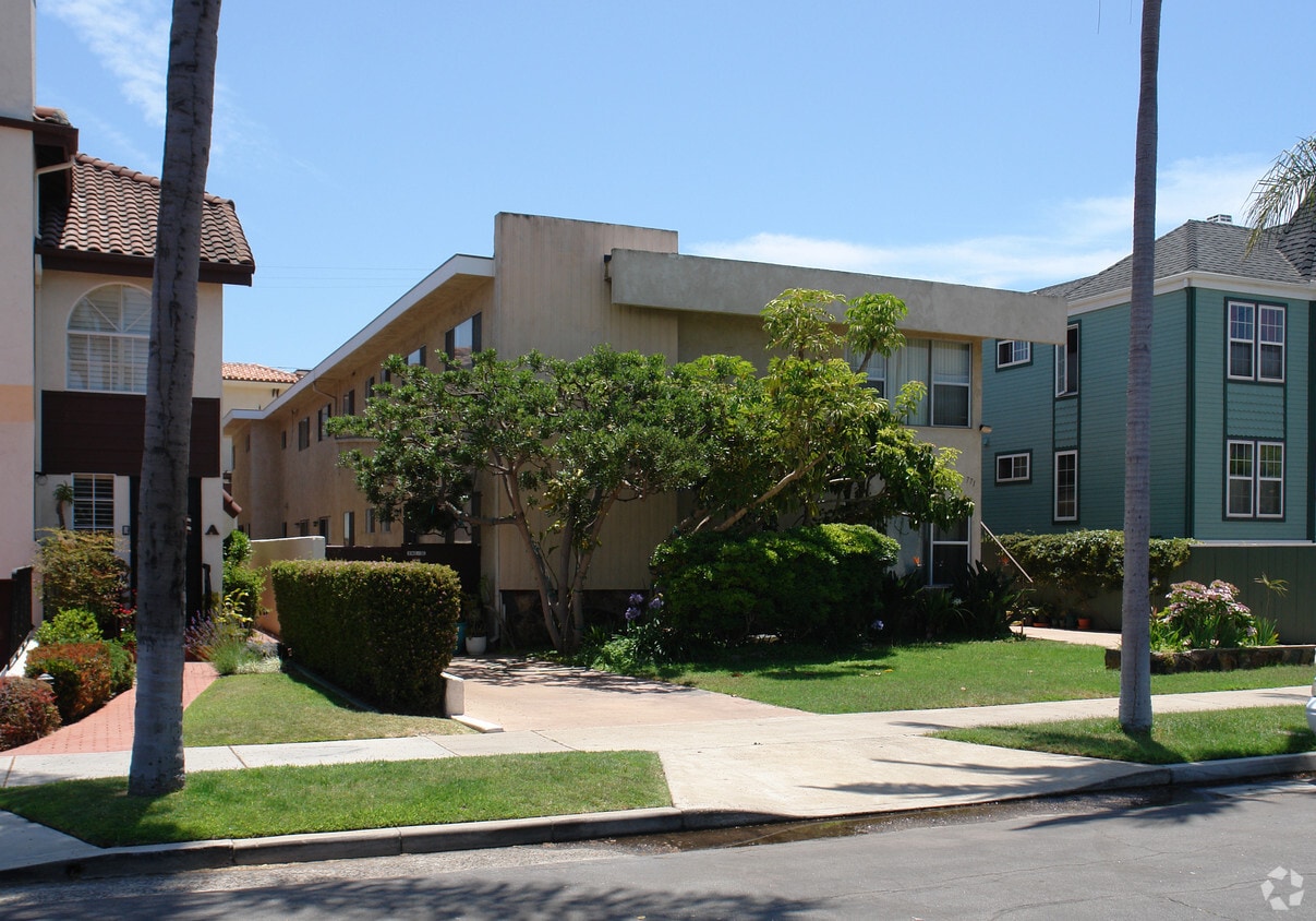 Building Photo - 771 D Ave