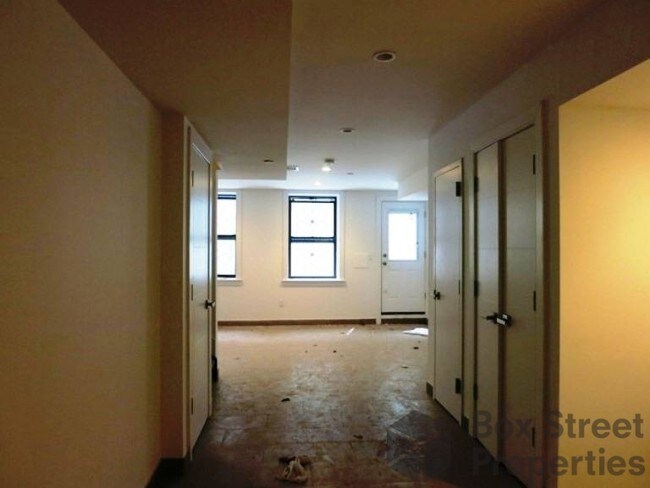 Building Photo - 586 Franklin Ave