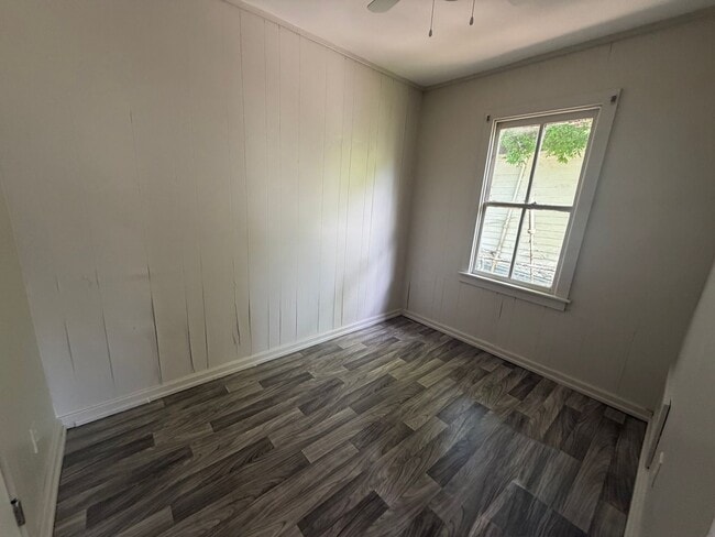 Building Photo - 127 Nancy Ln
