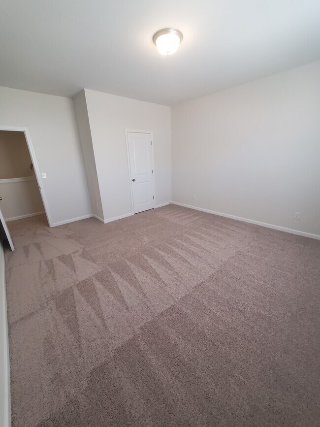 Building Photo - 5702 Hagler Loop