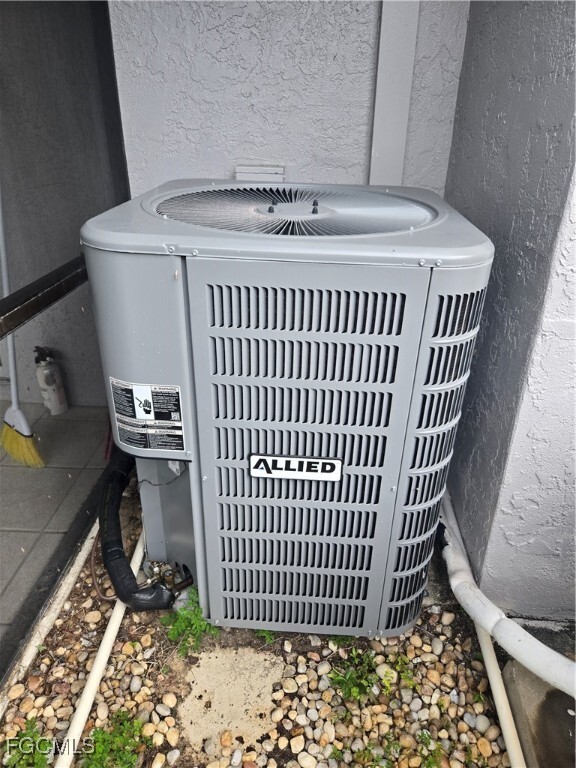 Building Photo - 4513 SW 8th Ct