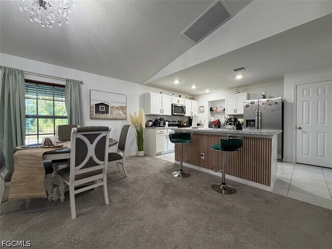 Foto del edificio - 926 NE 33rd St