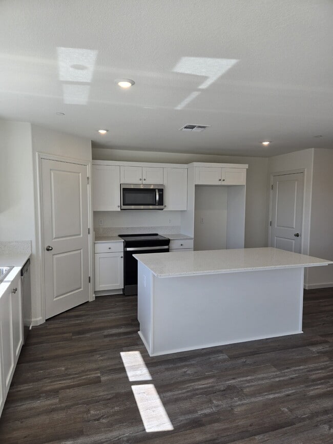 Building Photo - Newly Constructed Four Bedroom Home Short ...