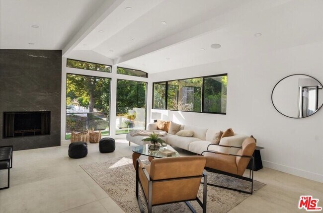 Foto del edificio - 3873 Royal Woods Dr