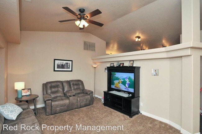 Foto del edificio - 3 br, 2 bath House - 3028 Beech Street