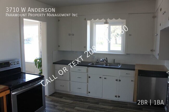 Building Photo - Close to Downtown, schools, shopping in be...