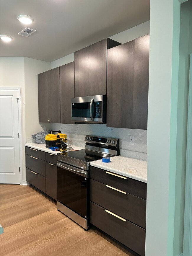 Foto del edificio - $3,200 / 2 br / 2 ba / 1,650 sqft