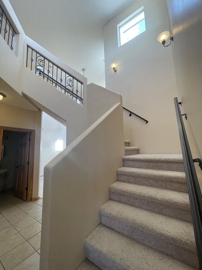 Building Photo - 6809 Chapingo Rd NE