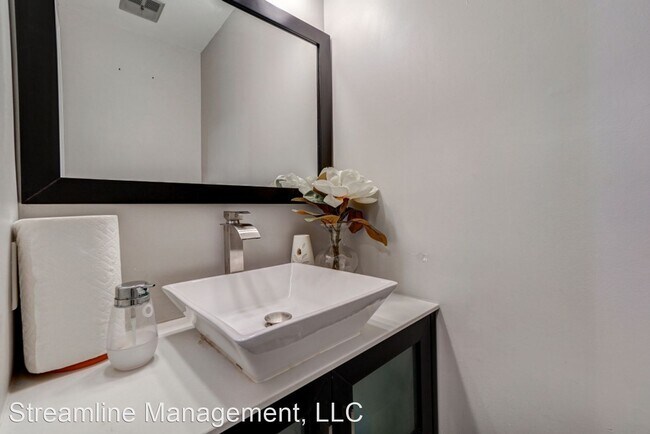 Building Photo - 4 br, 2.5 bath House - 51 Kinsman View Circle