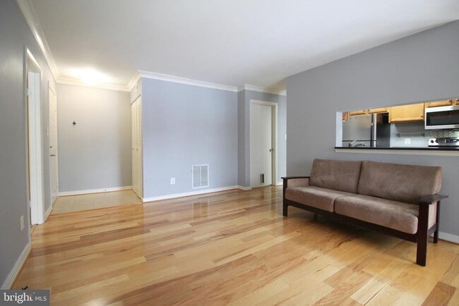 Building Photo - 11657 Chesterfield Ct