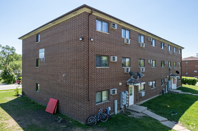 Building Photo - Evergreen Apartments