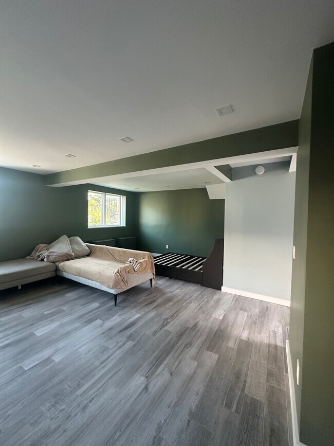 Foto del edificio - 3829 Beechwood Pl