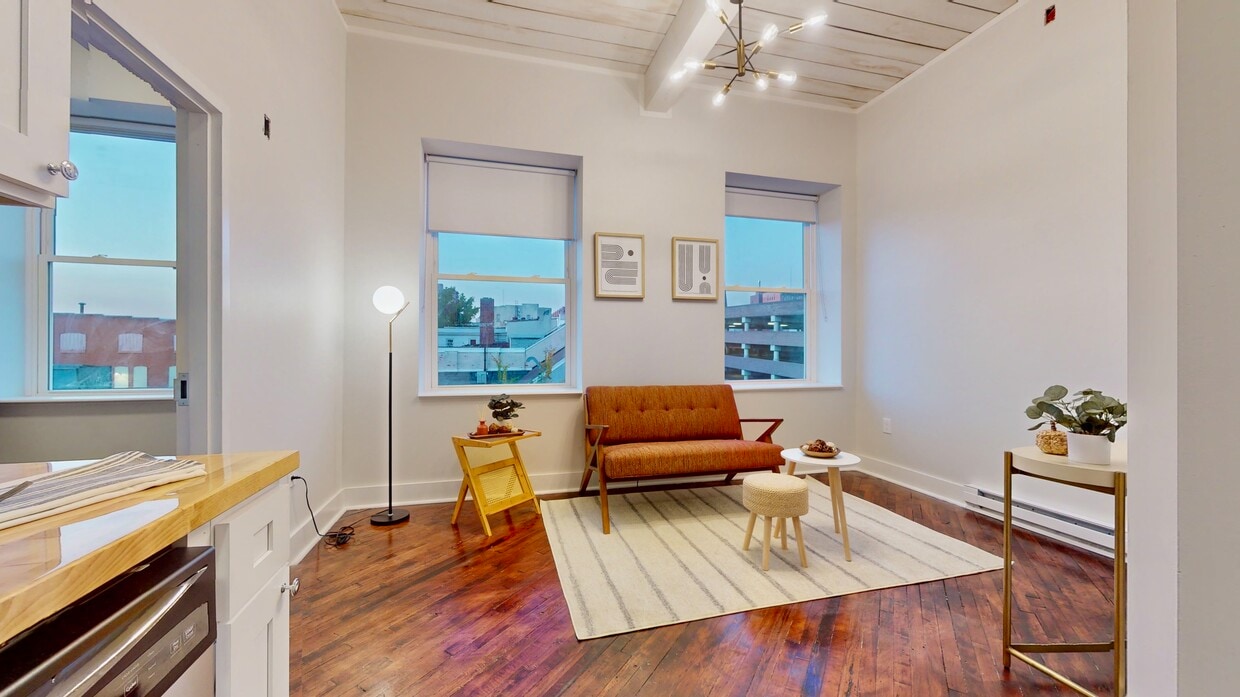 Primary Photo - Reading Lofts