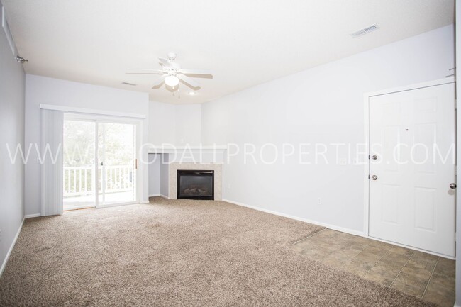 Foto del edificio - 3 bedroom 2 bath condo in Waukee