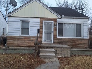 Building Photo - 18025 Bentler St