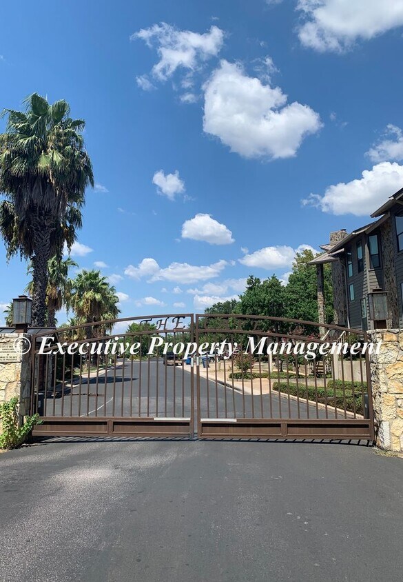 1101 The Cape Unit HOA, Horseshoe Bay, TX 78657 Room for Rent in