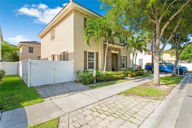 Building Photo - 16946 SW 90th Terrace Cir