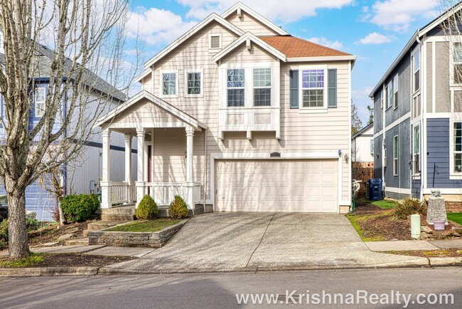 Building Photo - Spectacular 3 BD* 2.5 BA* Single Faimly Ho...
