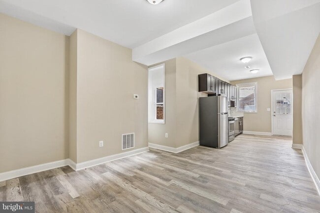 Building Photo - 2120 N Fulton Ave