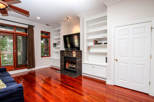 Foto del edificio - 2521 W North Ave