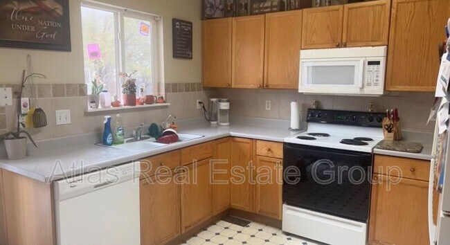 Building Photo - 5125 Golden Eagle Pkwy
