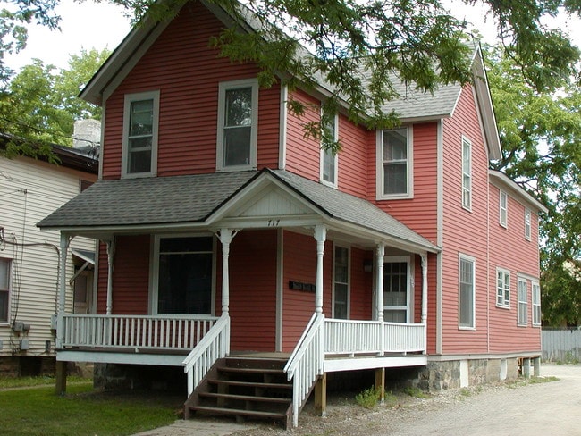 Building Photo - 717 Locust St
