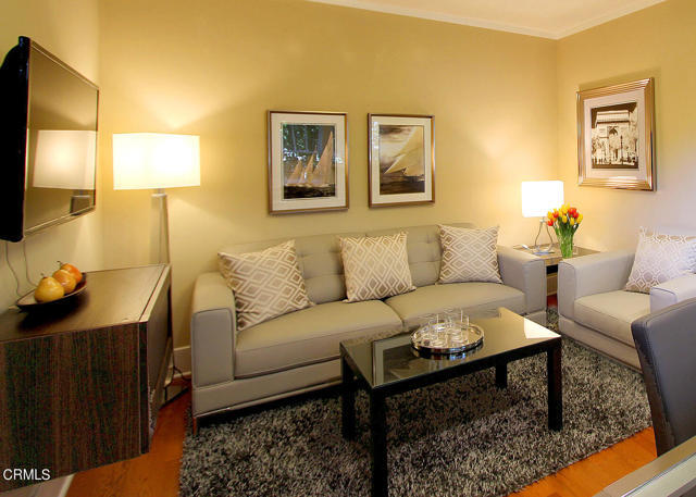 Foto del edificio - 303 N Hudson Ave