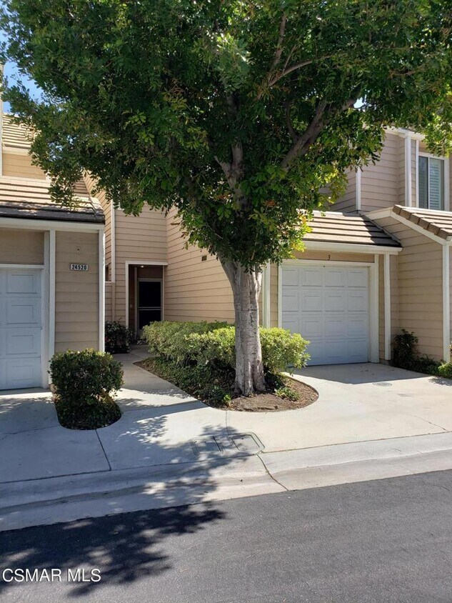 Foto principal - 24520 McBean Pkwy