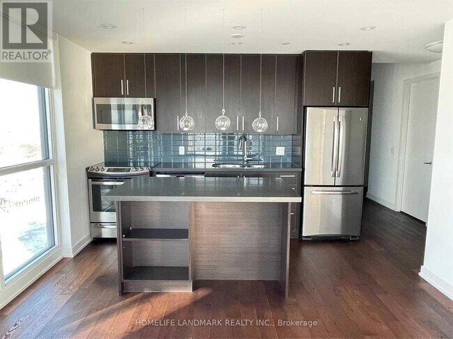 Photo du bâtiment - 2212 Lake Shore Blvd W