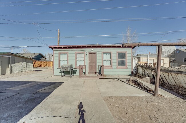 Foto del edificio - 1111 E Flint St