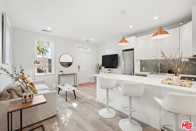 Foto del edificio - 436 N La Jolla Ave