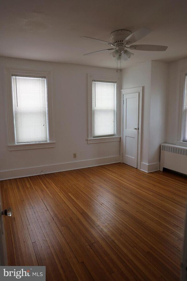 Foto del edificio - 201 Columbia Blvd