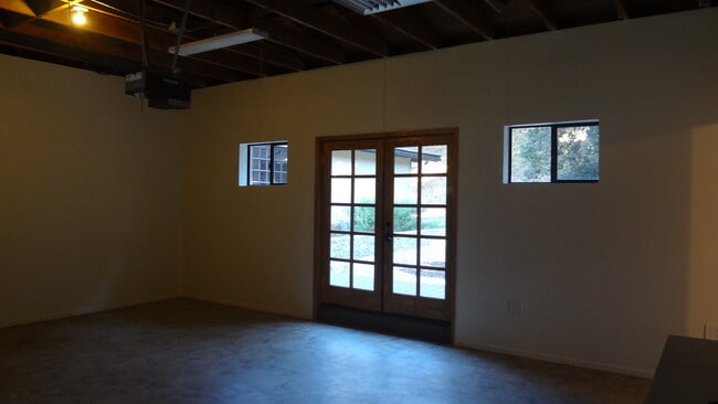 Building Photo - 18000 S Mountain Rd