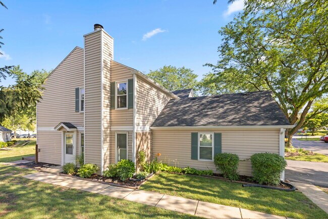 Foto del edificio - 2460 Devonshire Ct