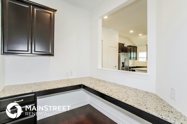Foto del edificio - 6709 Roaring Creek