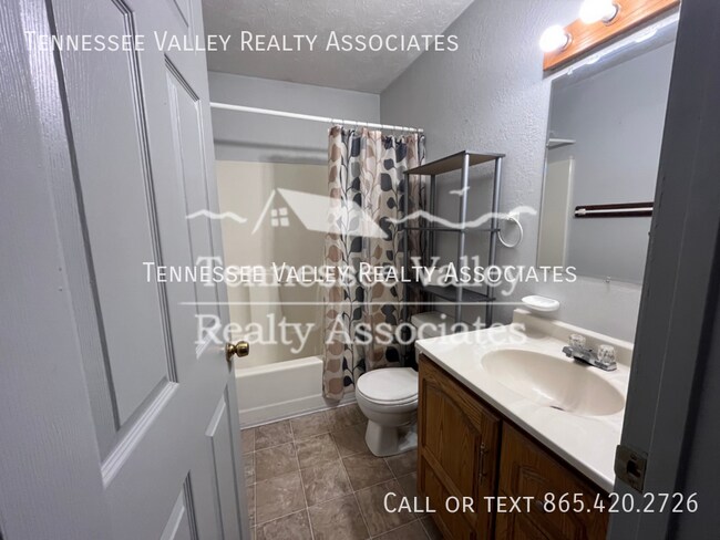 Foto del edificio - 128 Herbert Heidel Rd