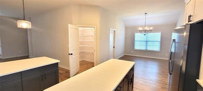 Foto del edificio - 844 Hedgefield Way