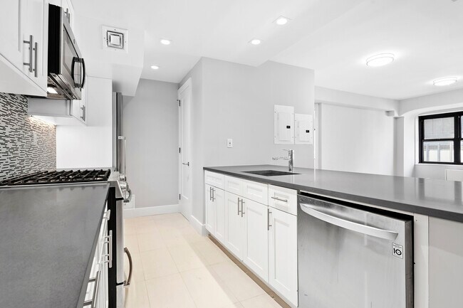 Foto del edificio - 892 2nd Ave