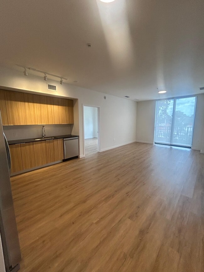 Foto del edificio - 950 E 27th St