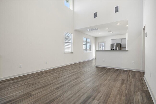 Foto del edificio - 8006 Linda Michelle Ln