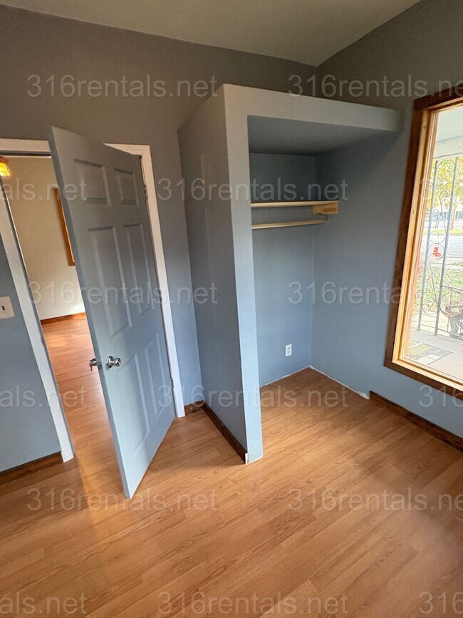 Foto del edificio - $1200 - 3 bed 1 bath - Single Family Home