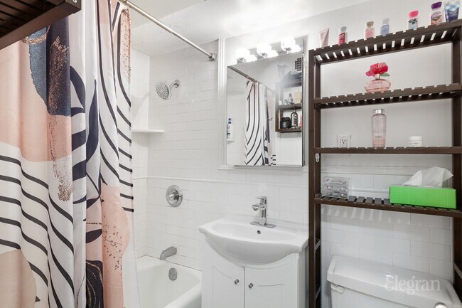Foto del edificio - 211 E 53rd St