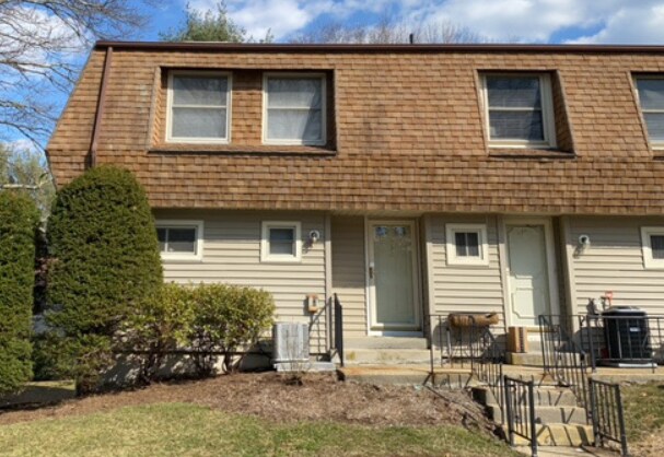 Primary Photo - NOW AVAILABLE! - 132 Sheraton Lane, Norwic...
