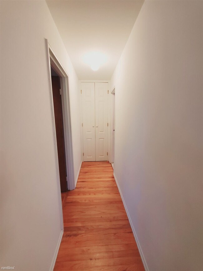 Foto del edificio - 1 br, 1 bath Condo - 28 Belltown Rd Unit K