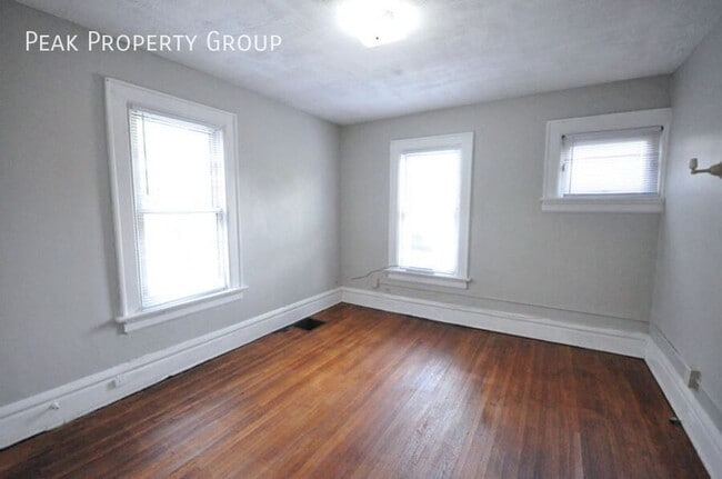 Foto del edificio - 207 E Lane Ave