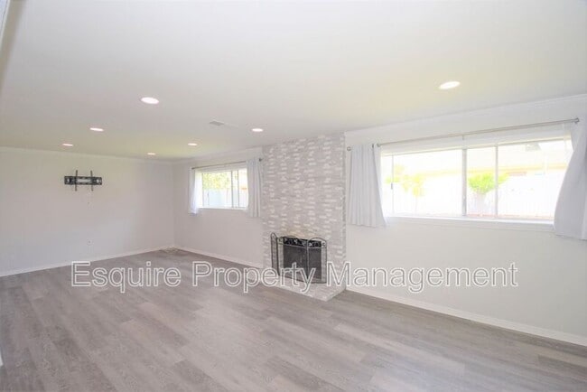 Foto del edificio - 2675 Munson St