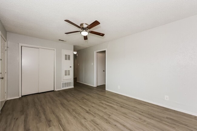 Foto del edificio - 2 BR/1BA | Newly Renovated Single Family Home | 1-Car Covered Parking | Gated backyard