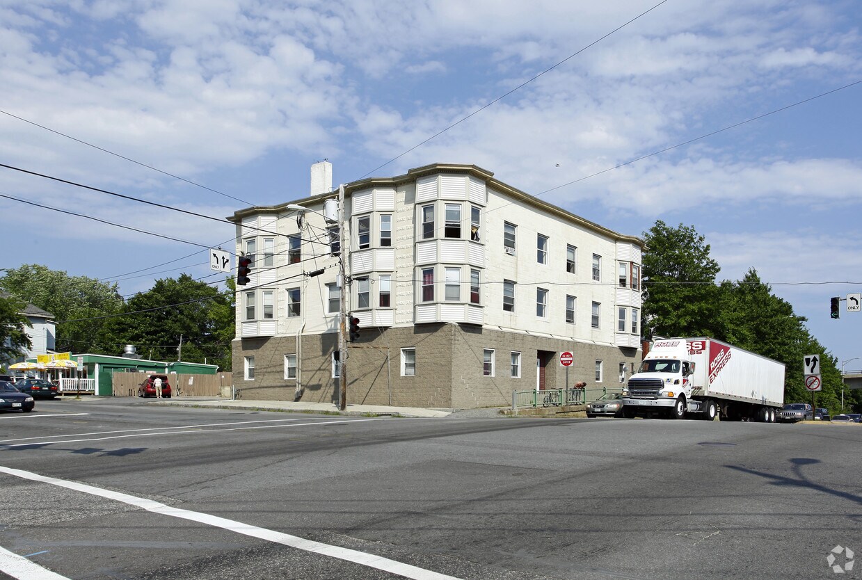 Primary Photo - 505 Washington Ave