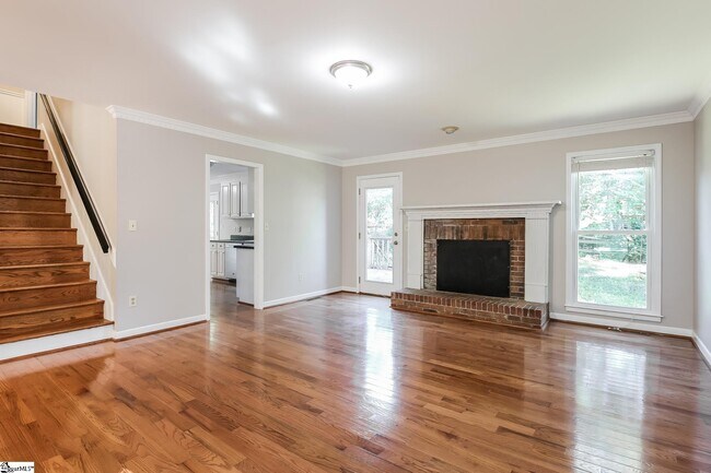 Building Photo - 318 Pelham St